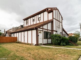 8845 Burlington Ave, Brookfield, IL 60513