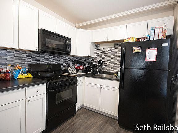 4th image of 460 Orchard Ave #1