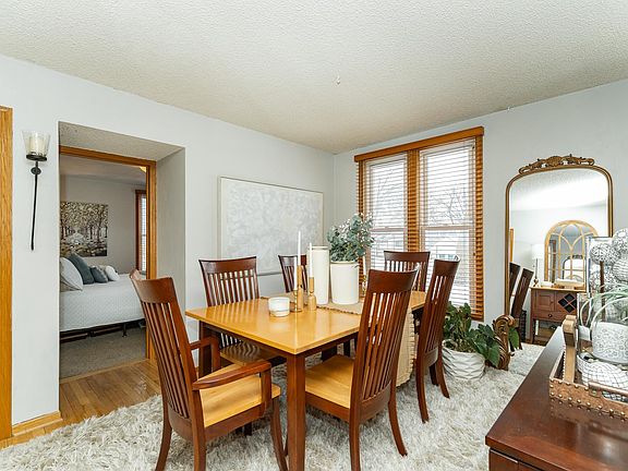 4th image of 724 6th Ave SW