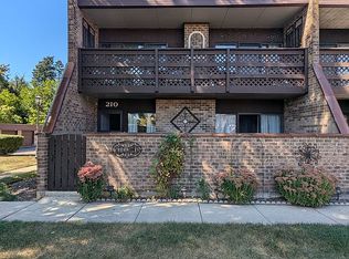 210 Kenneth Cir, Elgin, IL 60120