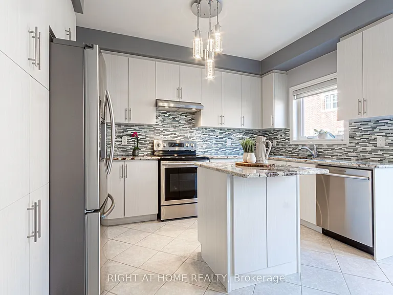 557 Settlers Rd W — Photo 6