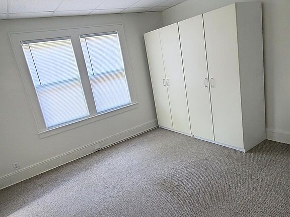 3rd image of 56 Delafield Ave Floor 1