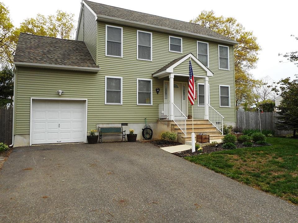 1st image of 6 Hilltop Dr