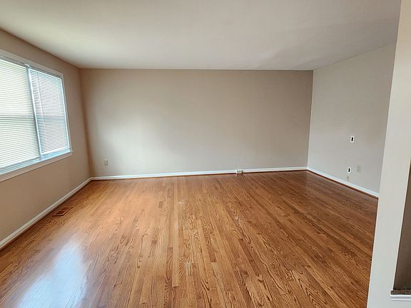 4th image of 6423 Birchleigh Cir