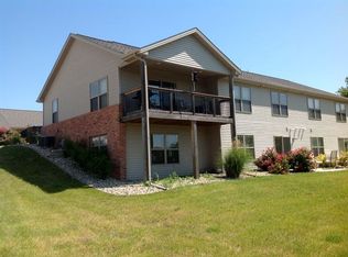 5220 W Woodsage Rd, Peoria, IL 61615