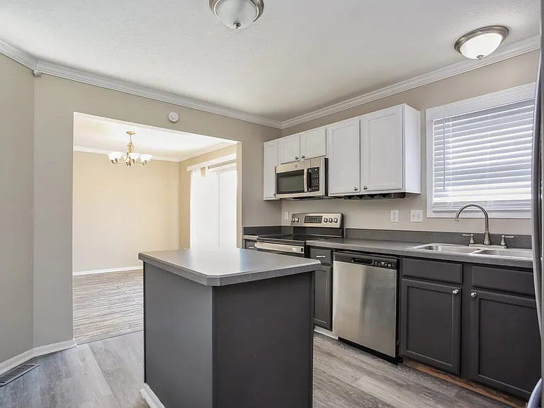 5525 Boucher Dr — Photo 8
