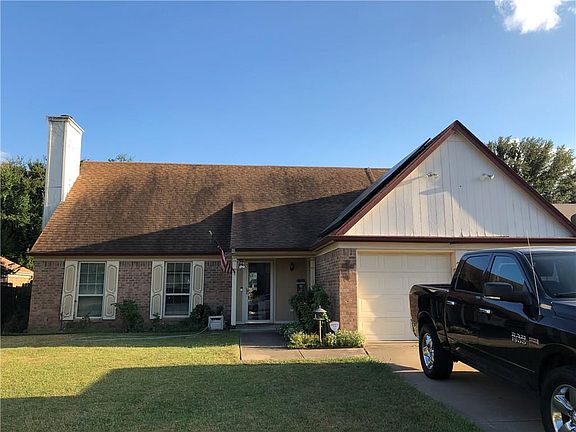 2nd image of 2629 Chatham Ct