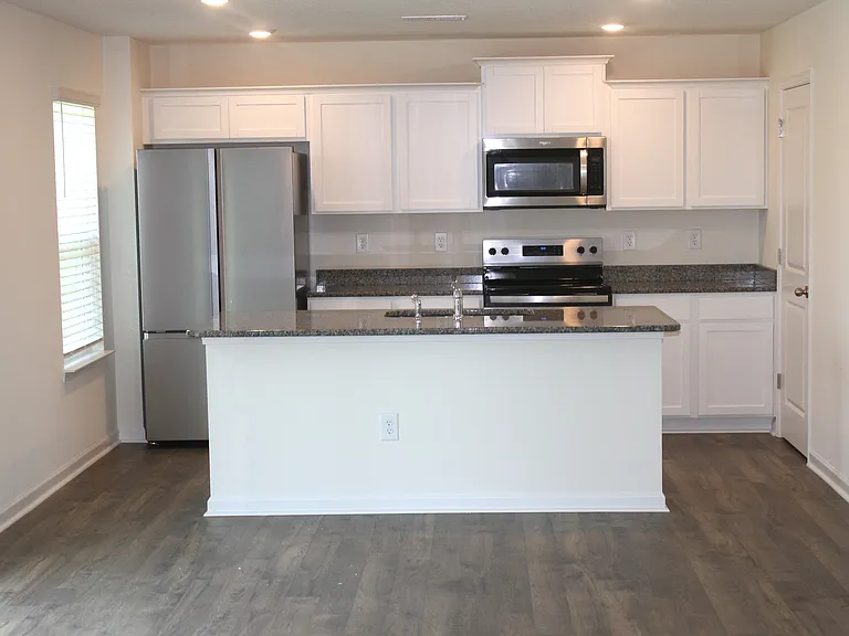 Kitchen/Eating Area