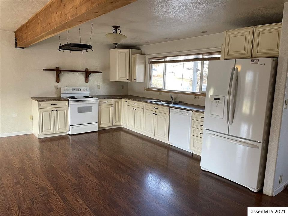 2nd image of 424 Vista Ln