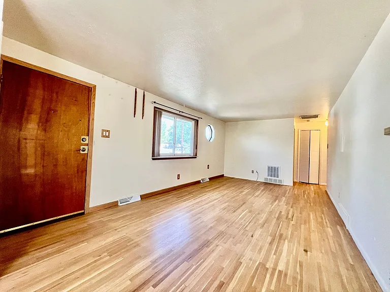 5416 Cody St — Photo 3