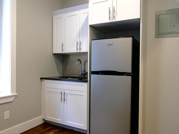 2nd image of 291 Lincoln Pl APT 7C