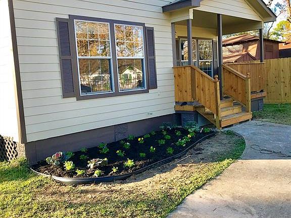 2nd image of 9005 Lanewood Dr