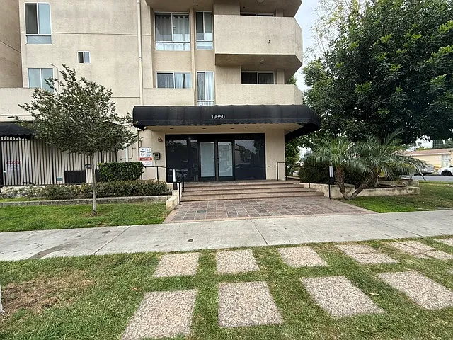 19350 Sherman Way #208