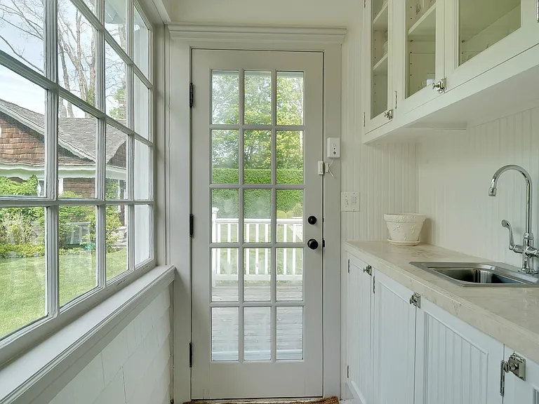 52 Osborne Ave — Photo 6
