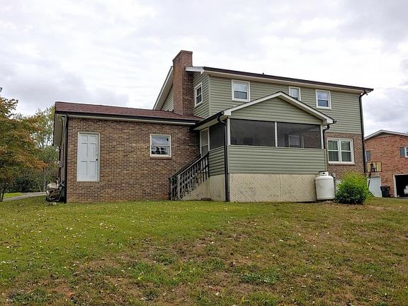 3rd image of 54 Deertrack Ln