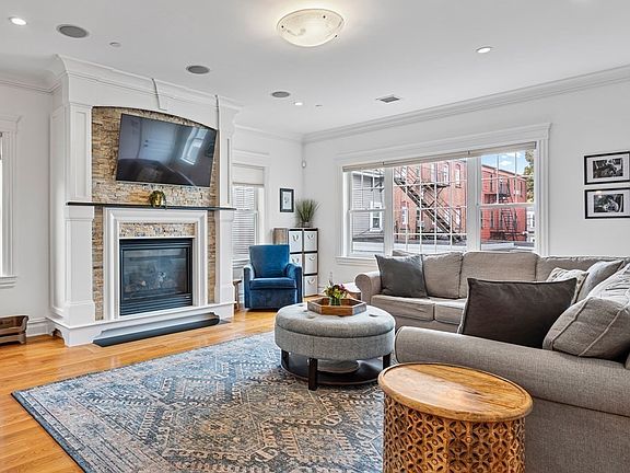 2nd image of 161 Tudor St Unit 1