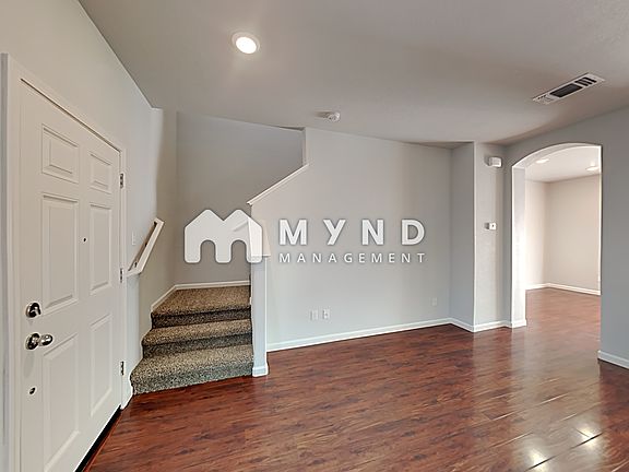 4th image of 8155 Laurel Willow Ln