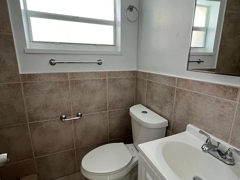 161 SE 5th Ave #3 — Photo 19