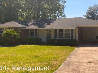 123 Old Gate Rd, Fayetteville, NC 28314