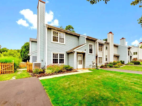 119 Carousel Cir, New Britain, PA 18901