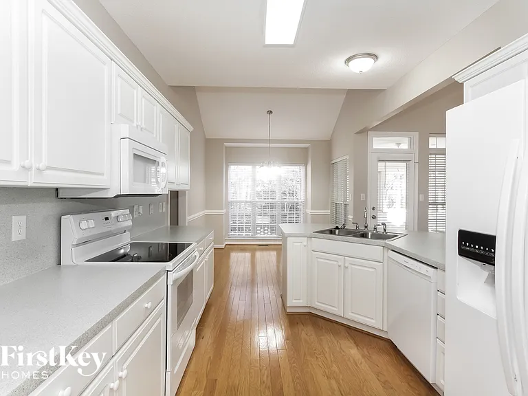 563 Gatsby Pl NW — Photo 7