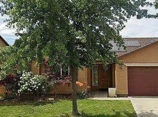 374 S Renn Ave, Fresno, CA 93727