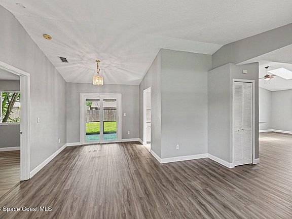 5th image of 6000 Chapman St