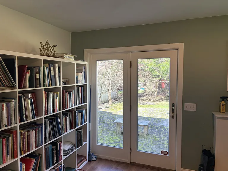 100 Gondola Ave — Photo 6