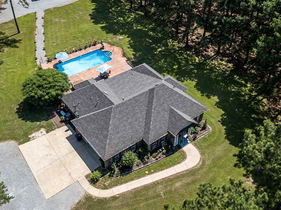 1st image of 143 Deerwood Xing