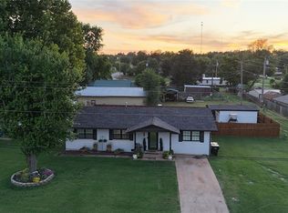 216 S Apache Ave, Binger, OK 73009