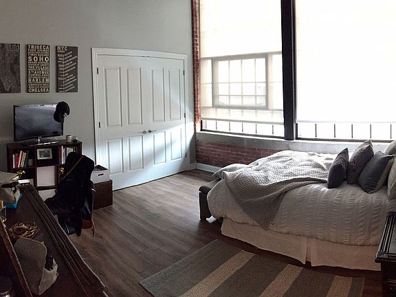 5th image of 320 Grote St Unit 101
