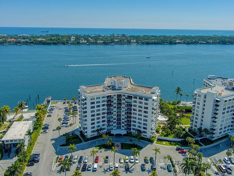 2800 N Flagler Dr #202 — Photo 43