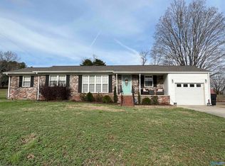 307 35th St NW, Fort Payne, AL 35967