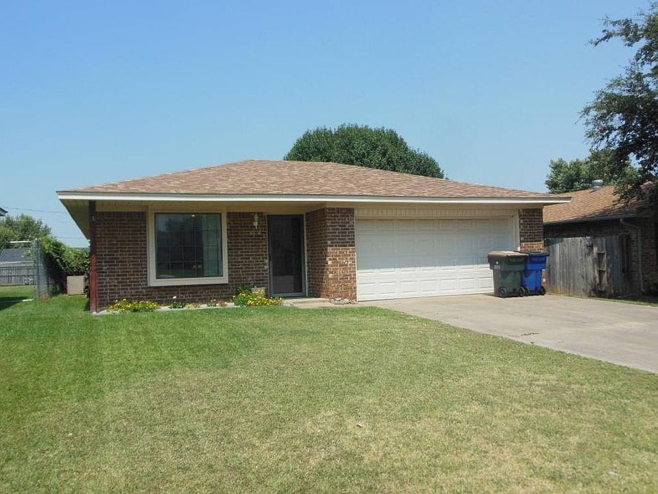 1st image of 35 Hillcrest Dr