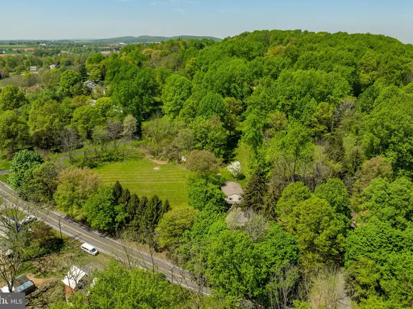 490 Bulltown Rd, Elverson, PA 19520