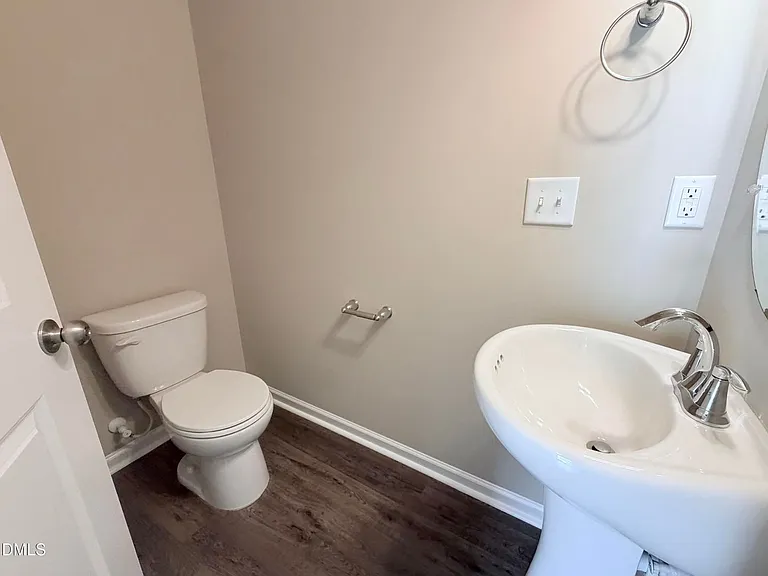 572 Chessie Sta — Photo 5