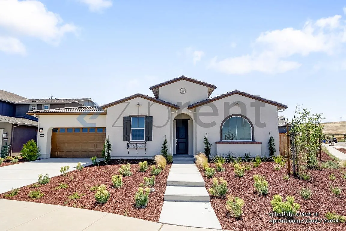 4 bed, 3.5 bath, 2914 sqft, $3,300 — Photo 2