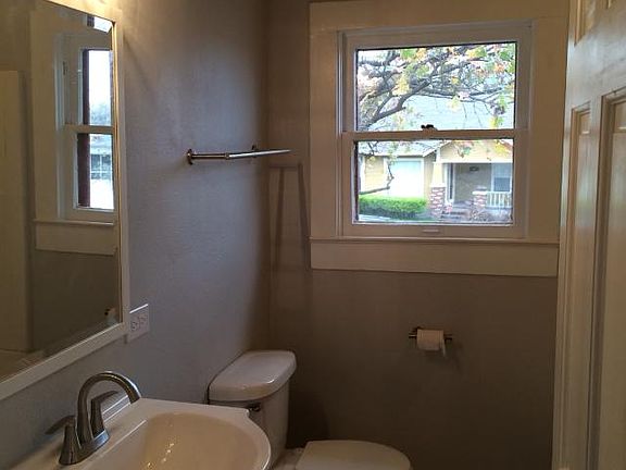 4th image of 714 Evergreen Ct