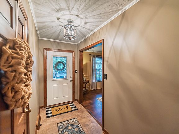 5th image of 206 Circle Dr