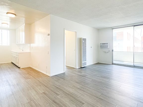 4th image of 410 S Alexandria Ave APT 308