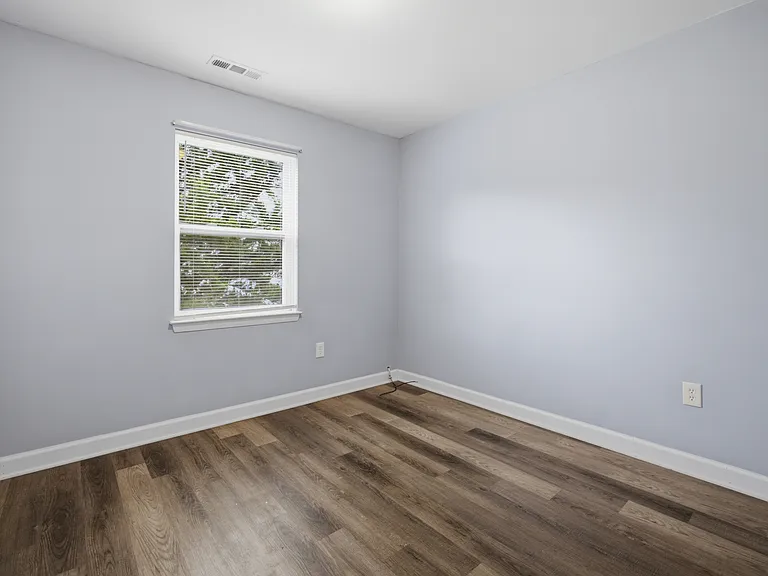 398 Harry S Truman Dr — Photo 12