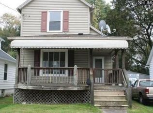 45 21st St NW, Barberton, OH 44203