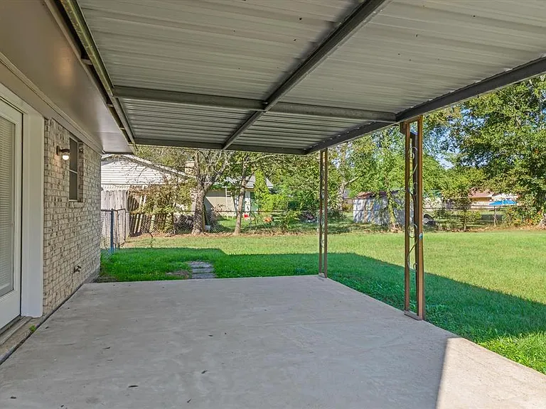 908 W State Highway 243 — Photo 22