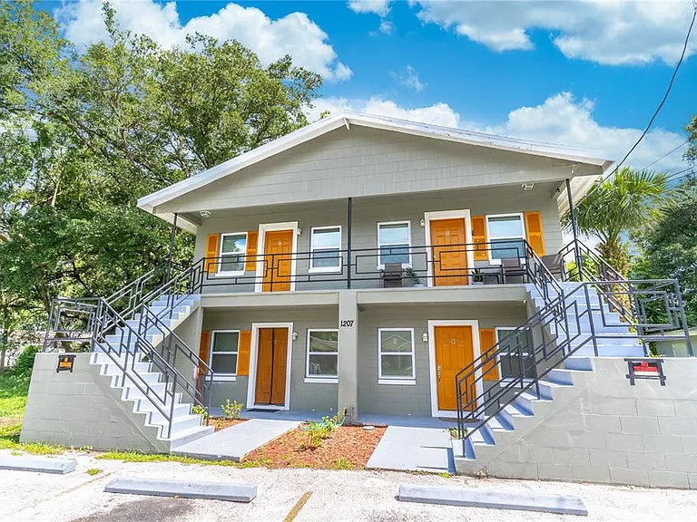 1207 W Cypress St — Photo 3