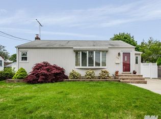 105 S 4th St, Bethpage, NY 11714