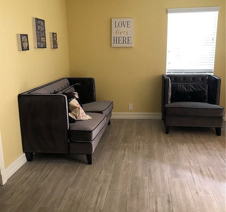 2nd image of 26165 La Real APT C