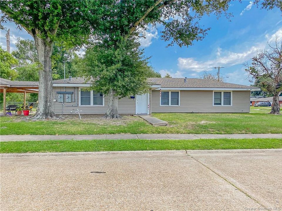 1st image of 3023 Aster St