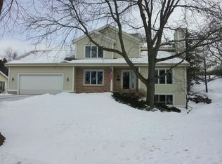 9 Backbay Cir, Madison, WI 53717
