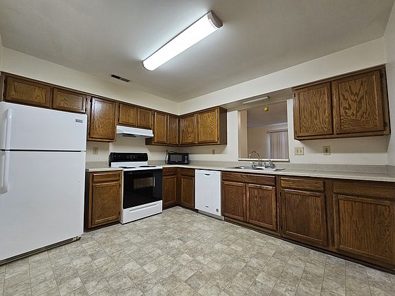 4th image of 26 Cooper Dr