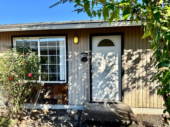 744 NW Yamhill St, Sheridan, OR 97378
